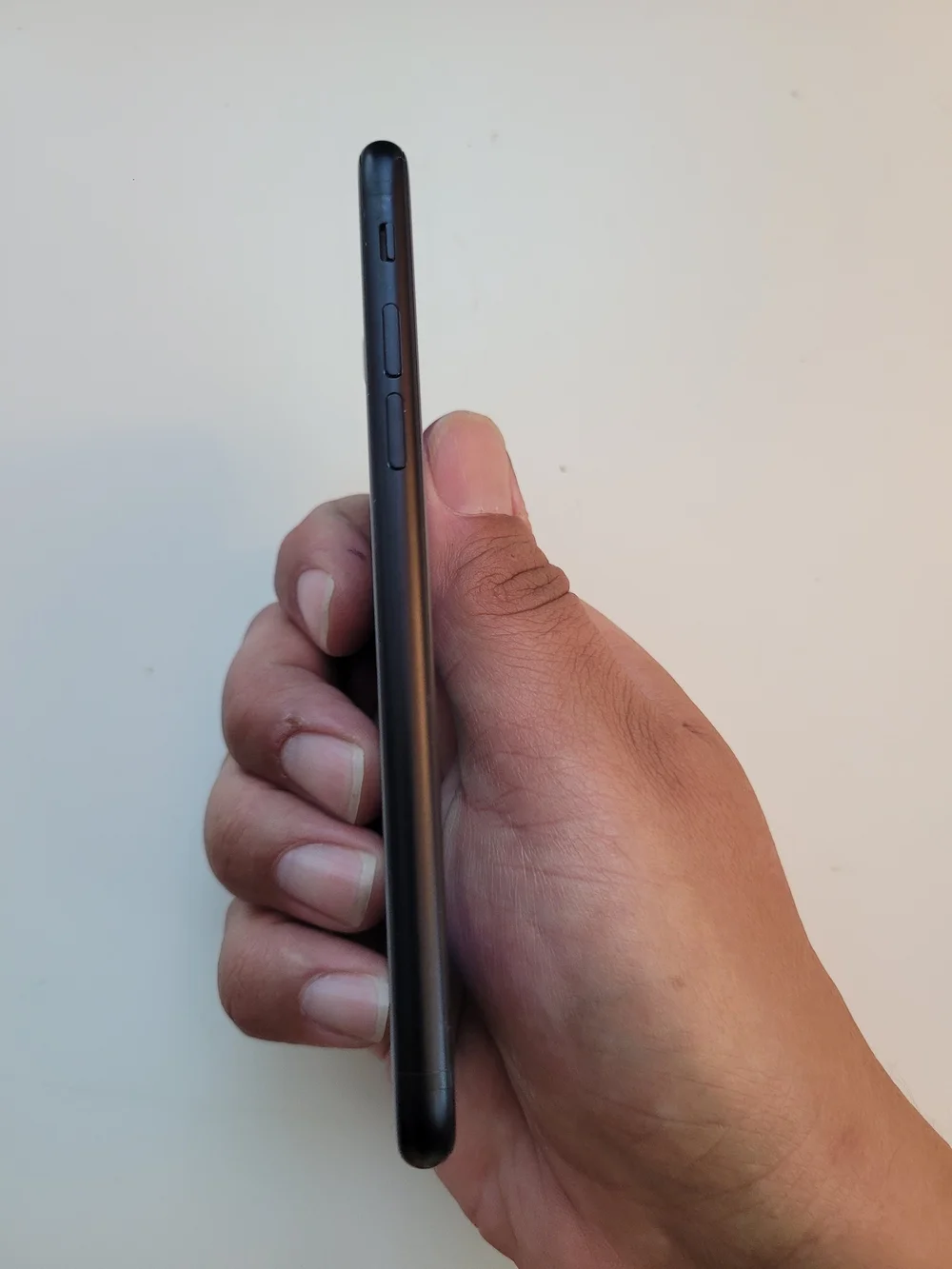 iPhone SE 2nd Gen (Black) 64 Gb Used **AJ**